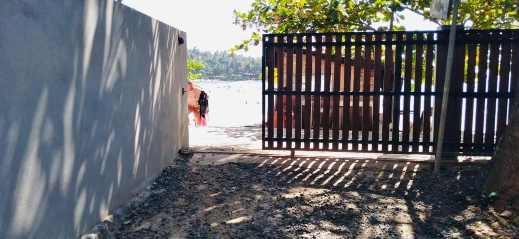 Surf Villa Hiriketiya Matara Exteriör bild